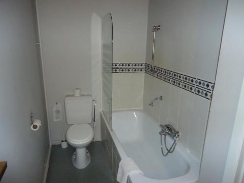Erasmus Hotel Room Type - Grand Deluxe Double or Twin Room