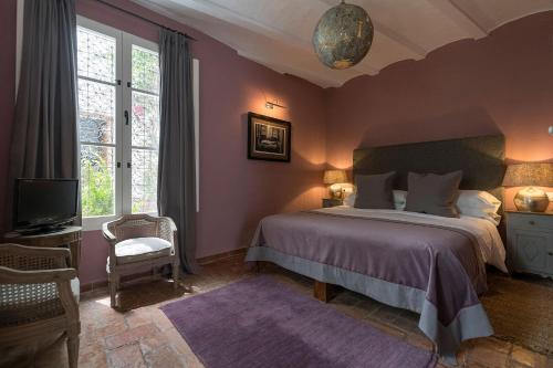 Double or Twin Room image 7