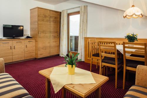 Haus Central - image 12