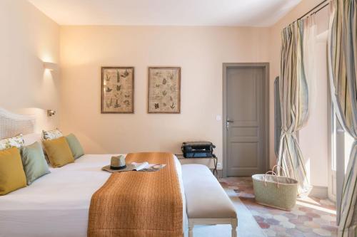 Book the Deluxe Room Deluxe Room