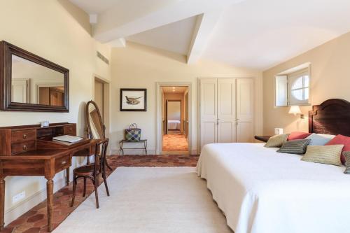 Book the Family Room with Garden View Family Room with Garden View