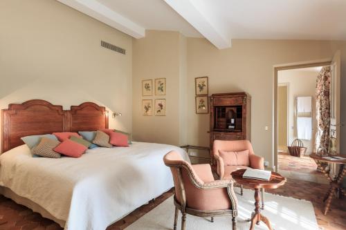 Book the Deluxe Room Deluxe Room