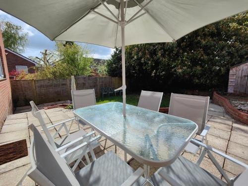Kert, Piping House 4bedroom in Colden Common