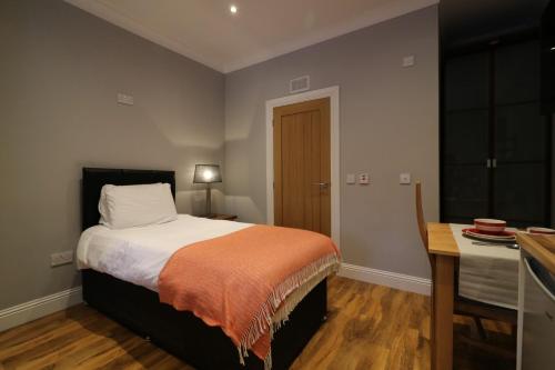 Picture of Signature - Lindin Cottage Room 2