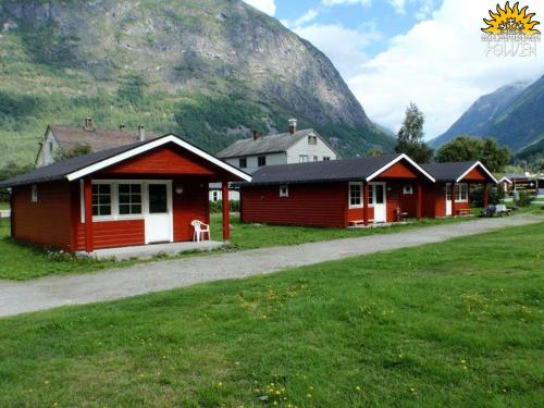 3 bedrooms, 4 beds