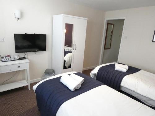 The Riverside Hotel - image 8