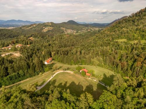 Навколишнє середовище, Cottage surrounded by forests - The Sunny Hill in Петровче