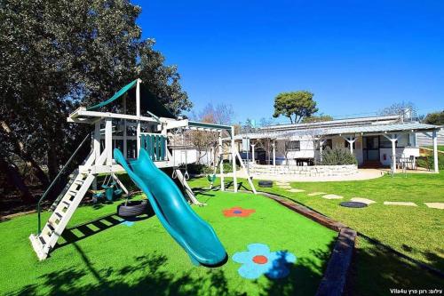 פלאז'ה בוטיק in Pki'in