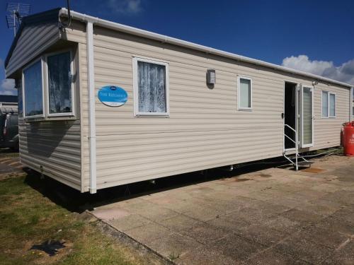 Great 6 berth caravan with WiFi at St Osyth Beach in Essex ref 28013GC