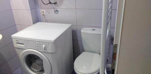 Lovely condo next to salt room, bus station, Skopje (photo 6)