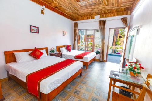 Queen Room with Garden View