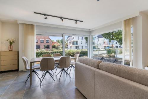 Ruim appartement 1min van strand met privé parking