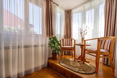 Villa-Hotel Escala - image 12