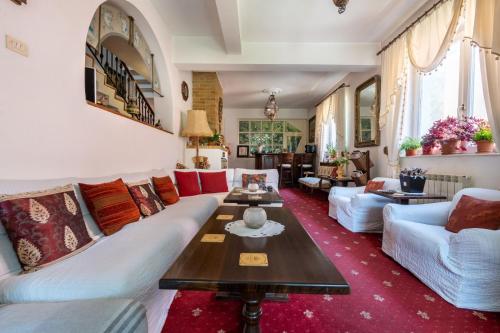Villa-Hotel Escala - image 3