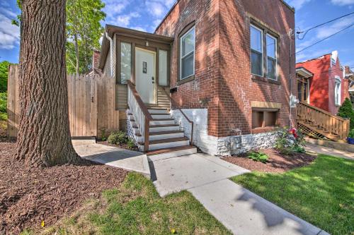 9 Mi to Dtwn Vibrant St Louis Home! in Broadway, USA