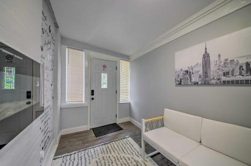 9 Mi to Dtwn Vibrant St Louis Home! in Broadway, USA