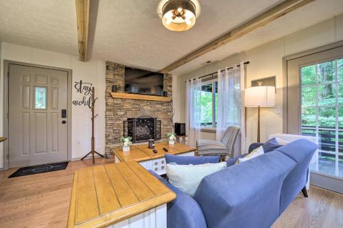Charming Maggie Valley Getaway with Fire Pit! in Maggie Valley, USA