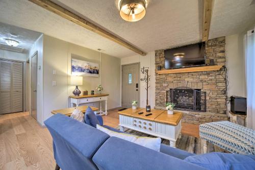 Charming Maggie Valley Getaway with Fire Pit! in Maggie Valley, USA