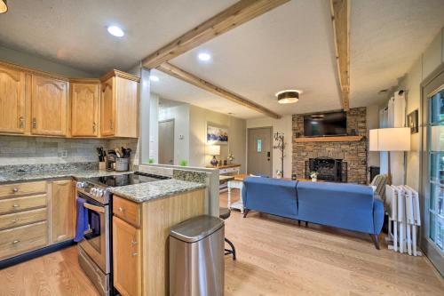 Charming Maggie Valley Getaway with Fire Pit! in Maggie Valley, USA