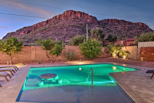 Luxe Phoenix Home Desert Butte View and Heated Pool