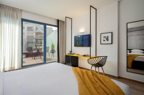 room detail thumbnail 1