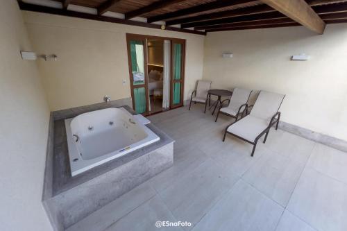 Open air bath, Vista Azul Hotel in Domingos Martins