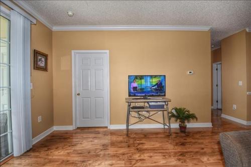 1612 The Havens Condo - image 2