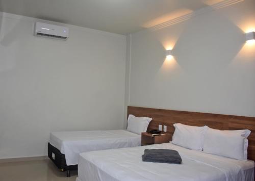 1 double bed, 1 twin bed