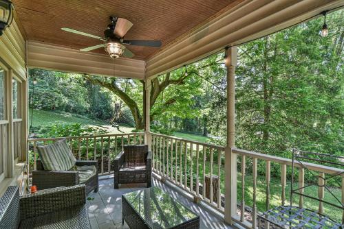 South Asheville home with hot tub just 11 miles to downtown