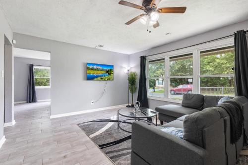 Beautiful 4 bedroom 2 bathroom house