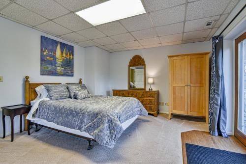 The Camby Cabin just 12 miles to downtown Asheville The Camby Cabin just 12 miles to downtown Asheville