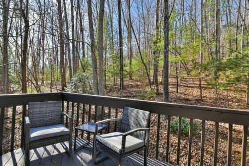 The Camby Cabin just 12 miles to downtown Asheville The Camby Cabin just 12 miles to downtown Asheville