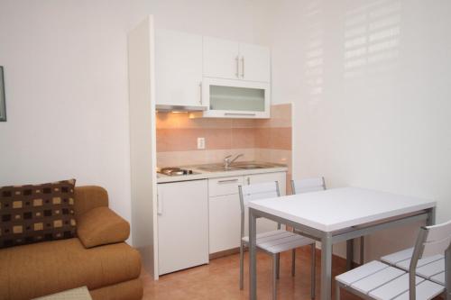 Apartments by the sea Podgora Makarska - 6846 - image 5