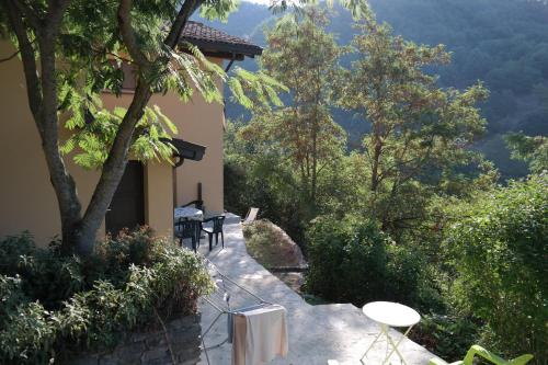 Stunning 2-Bed Apartment in Borgo val di Taro in Borgo Val di Taro