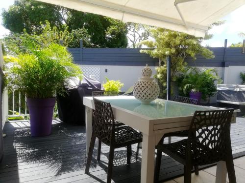 Maison de 4 chambres avec vue sur la mer jacuzzi et jardin clos a Sainte Rose a 5 km de la plage photo 2