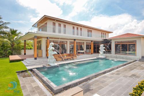 Luxury Pool Villa Close To The Private Beach