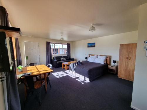Studio with Sofa Bed