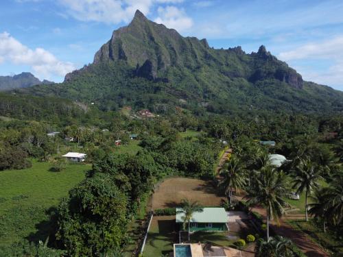 Rotui Lodge in Paopao