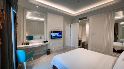 Facilities, The Grantage Hotel & Sky Lounge in Tangerang