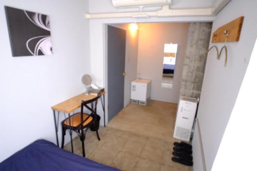 room detail thumbnail 1