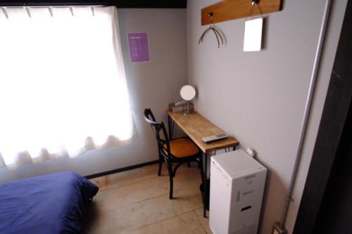 room detail thumbnail 1