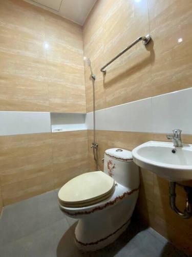 B1 - Spacious 3BR House with Netflix, Fiber Wifi, Parking, Balcony, Cagayán de Oro (photo 9)