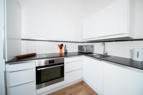 WHITE 60 QM Apartment - Zentral - Balkon - Messe, Düsseldorf (photo 7)