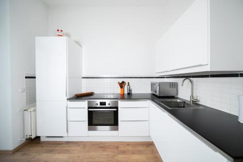 WHITE 60 QM Apartment - Zentral - Balkon - Messe, Düsseldorf (photo 8)