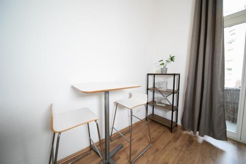 WHITE 60 QM Apartment - Zentral - Balkon - Messe, Düsseldorf (photo 9)