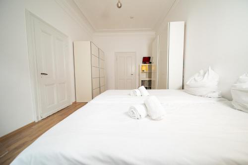 WHITE 60 QM Apartment - Zentral - Balkon - Messe, Düsseldorf (photo 6)