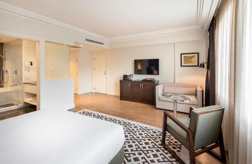 room detail thumbnail 1