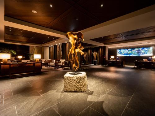 One Suite The Grand