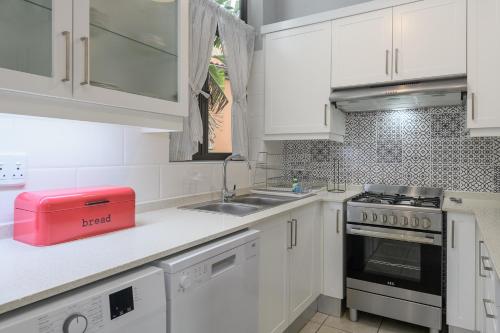 San Lameer Villa 2204 - 2 Bedroom Classic - 4 pax - San Lameer Rental Agency in 南布隆姆