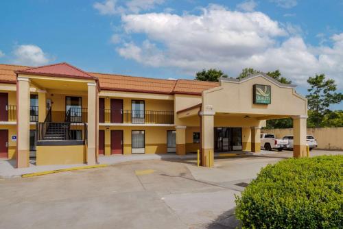 Photo - Quality Inn Acworth